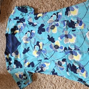 Cherokee infinity scrub top